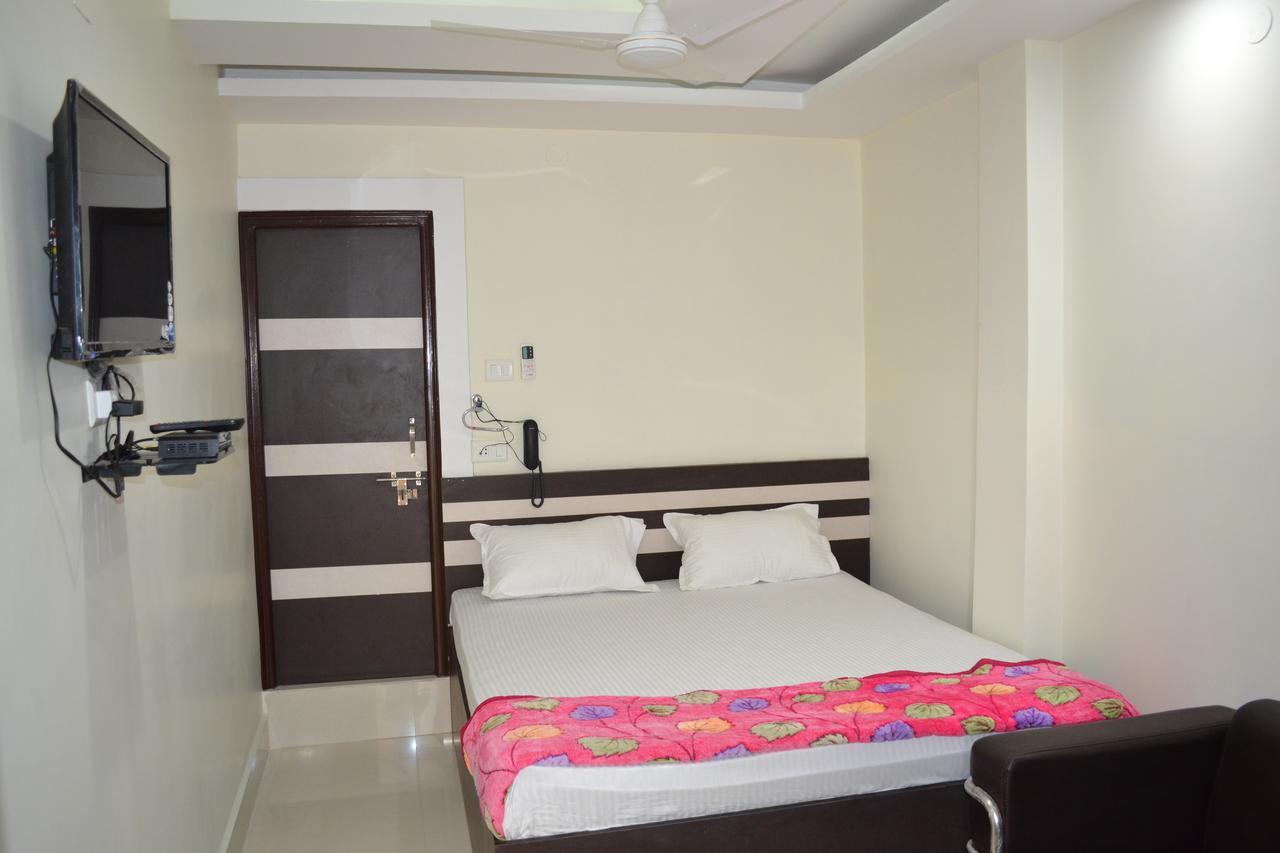 Hotel R K Palace Supaul Buitenkant foto