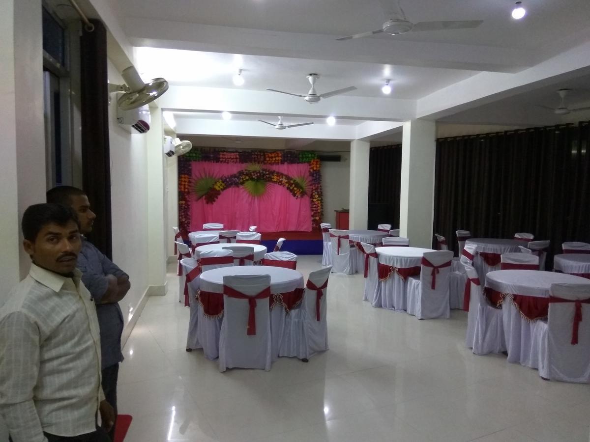 Hotel R K Palace Supaul Buitenkant foto
